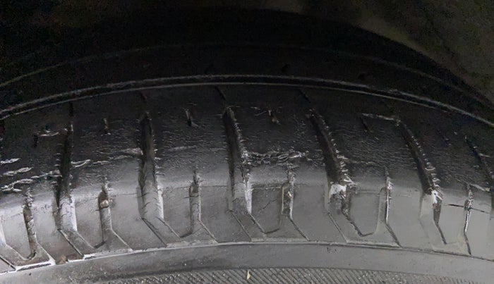 2017 Hyundai Verna 1.6 SX VTVT AT (O), Petrol, Automatic, 32,242 km, Left Rear Tyre Tread