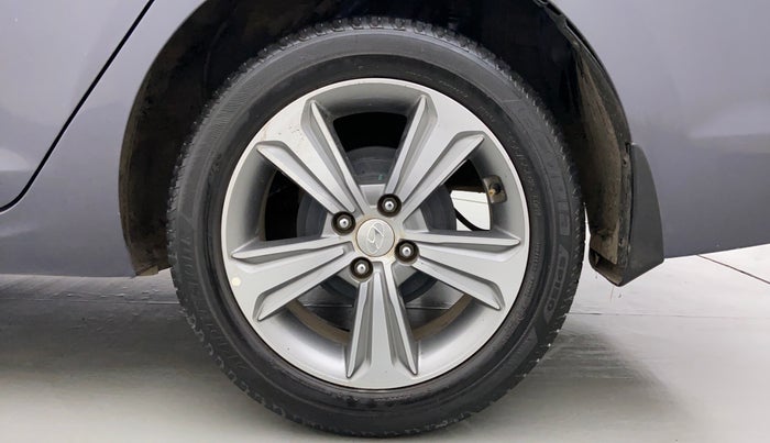 2017 Hyundai Verna 1.6 SX VTVT AT (O), Petrol, Automatic, 32,242 km, Left Rear Wheel