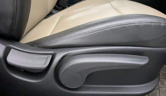 2017 Hyundai Verna 1.6 SX VTVT AT (O), Petrol, Automatic, 32,242 km, Driver Side Adjustment Panel