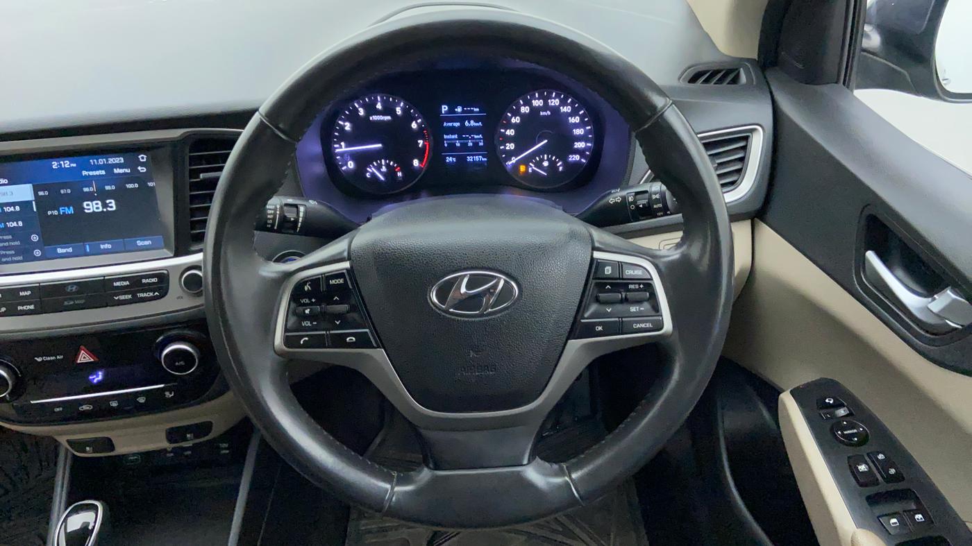 2017 Hyundai Verna 1.6 SX VTVT AT (O), Petrol, Automatic, 32,242 km, Steering Wheel Close Up
