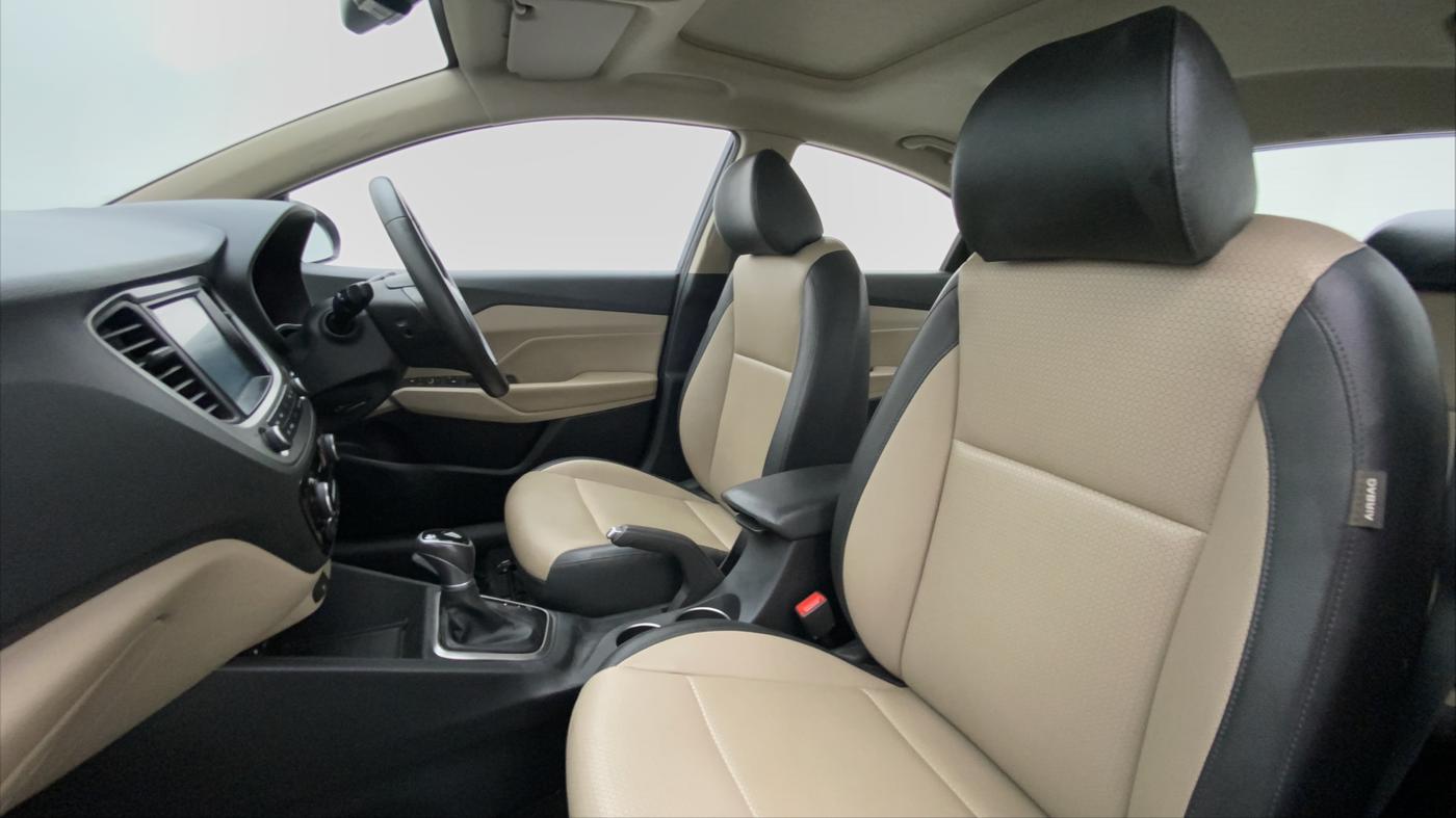 2017 Hyundai Verna 1.6 SX VTVT AT (O), Petrol, Automatic, 32,242 km, Right Side Front Door Cabin