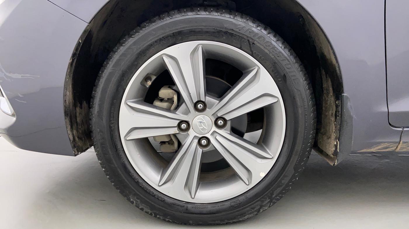 2017 Hyundai Verna 1.6 SX VTVT AT (O), Petrol, Automatic, 32,242 km, Left Front Wheel