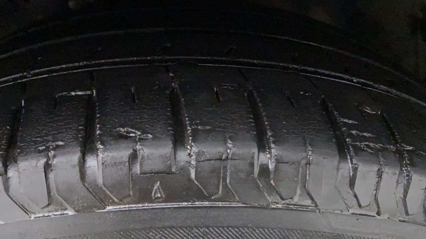 2017 Hyundai Verna 1.6 SX VTVT AT (O), Petrol, Automatic, 32,242 km, Left Front Tyre Tread