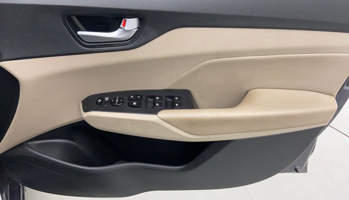 2017 Hyundai Verna 1.6 SX VTVT AT (O), Petrol, Automatic, 32,242 km, Driver Side Door Panels Control
