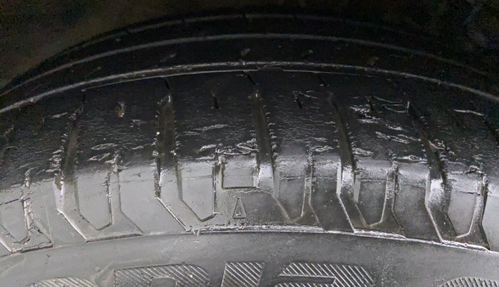 2017 Hyundai Verna 1.6 SX VTVT AT (O), Petrol, Automatic, 32,242 km, Right Rear Tyre Tread