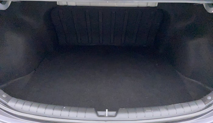 2017 Hyundai Verna 1.6 SX VTVT AT (O), Petrol, Automatic, 32,242 km, Boot Inside