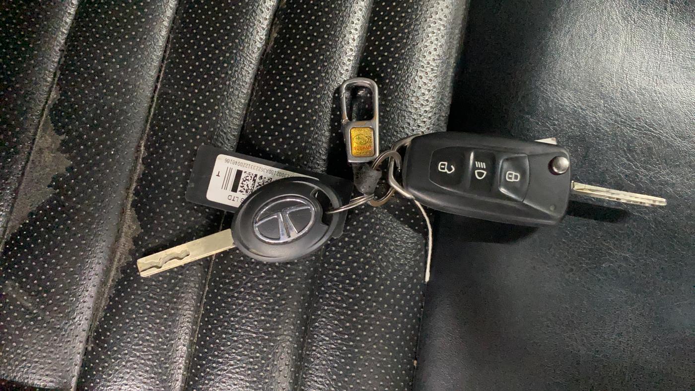 2020 Tata Tiago XZ PLUS PETROL, Petrol, Manual, 54,162 km, Key Close Up