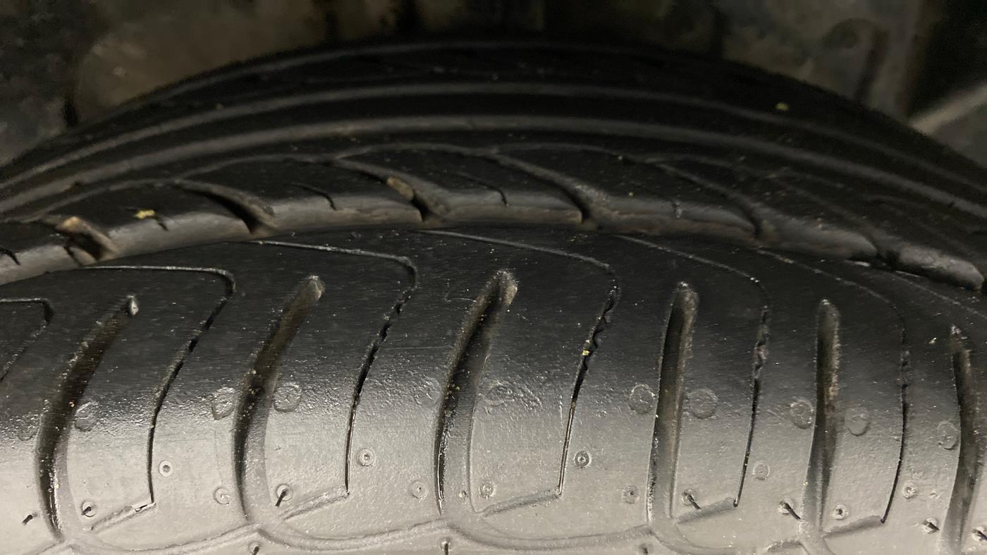 2016 Ford Ecosport 1.5 TITANIUM TI VCT AT, Petrol, Automatic, 63,805 km, Right Front Tyre Tread