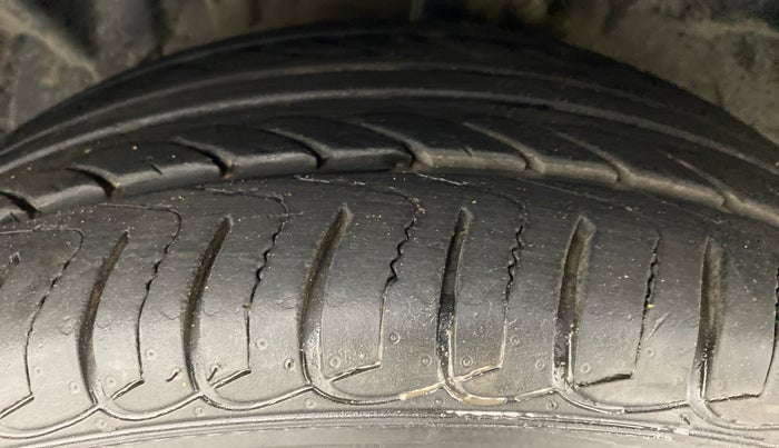 2016 Ford Ecosport 1.5 TITANIUM TI VCT AT, Petrol, Automatic, 63,805 km, Left Front Tyre Tread