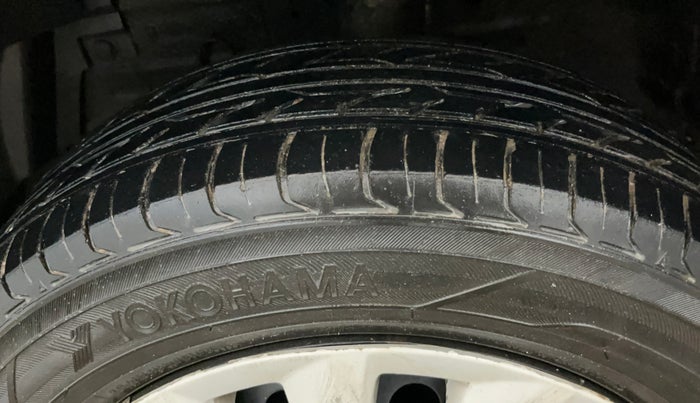 2015 Maruti Swift Dzire VXI, Petrol, Manual, 24,222 km, Left Front Tyre Tread