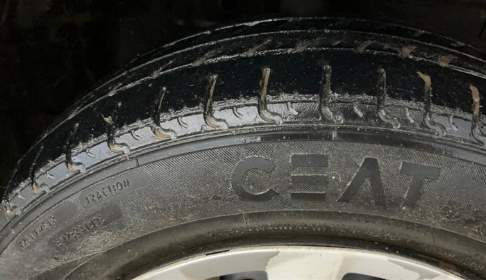 2015 Maruti Swift Dzire VXI, Petrol, Manual, 24,222 km, Right Front Tyre Tread