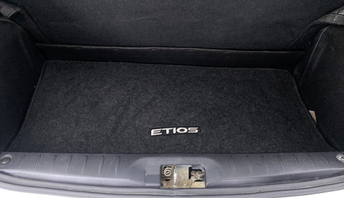 2015 Toyota Etios Liva D-4D VXD, Diesel, Manual, 35,320 km, Boot Inside