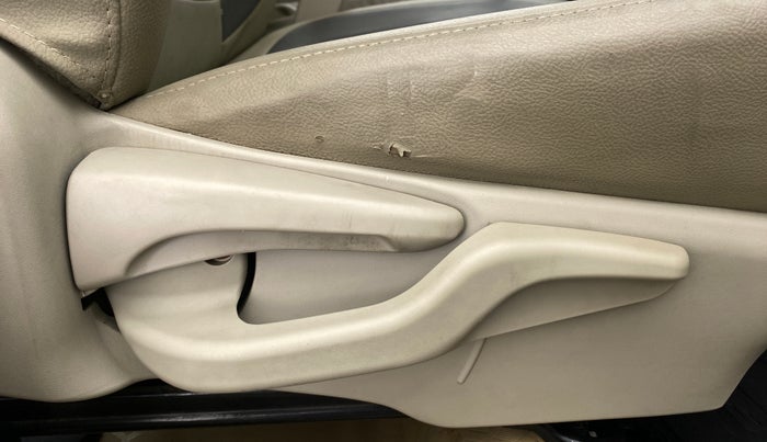 2015 Toyota Etios Liva D-4D VXD, Diesel, Manual, 35,320 km, Driver Side Adjustment Panel