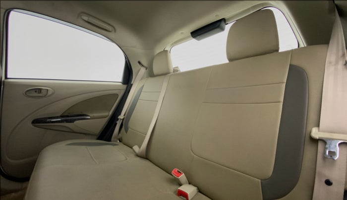 2015 Toyota Etios Liva D-4D VXD, Diesel, Manual, 35,320 km, Right Side Rear Door Cabin