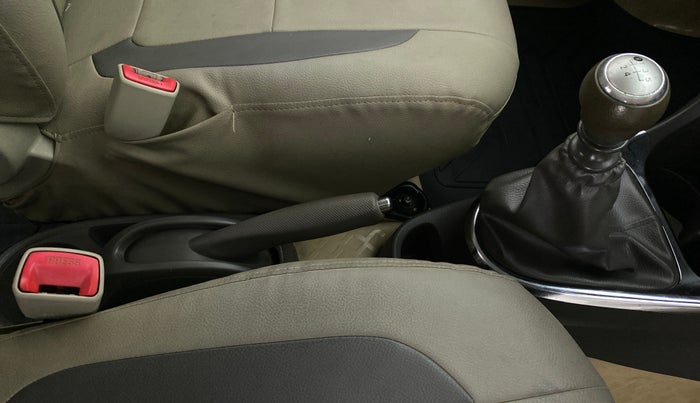 2015 Toyota Etios Liva D-4D VXD, Diesel, Manual, 35,320 km, Gear Lever