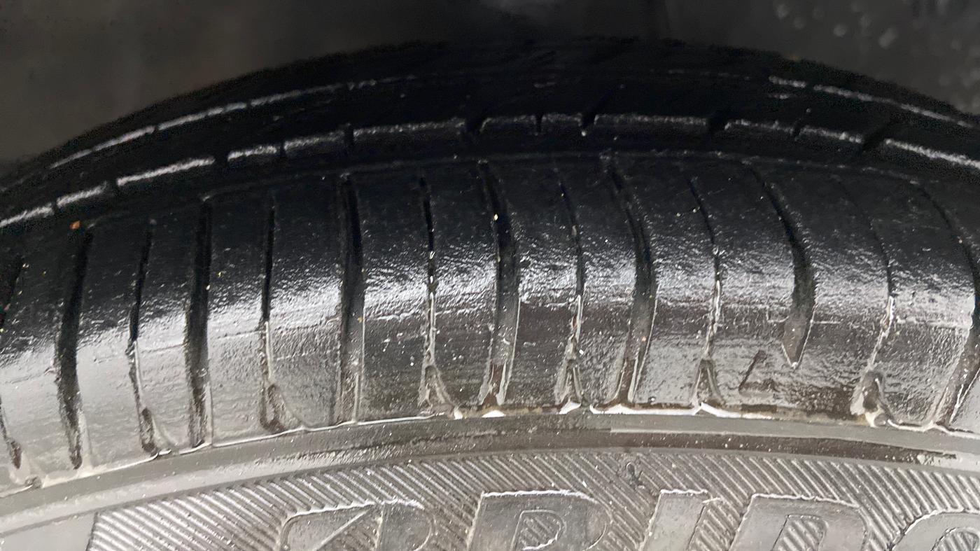 2015 Hyundai Eon ERA +, Petrol, Manual, 58,512 km, Right Front Tyre Tread