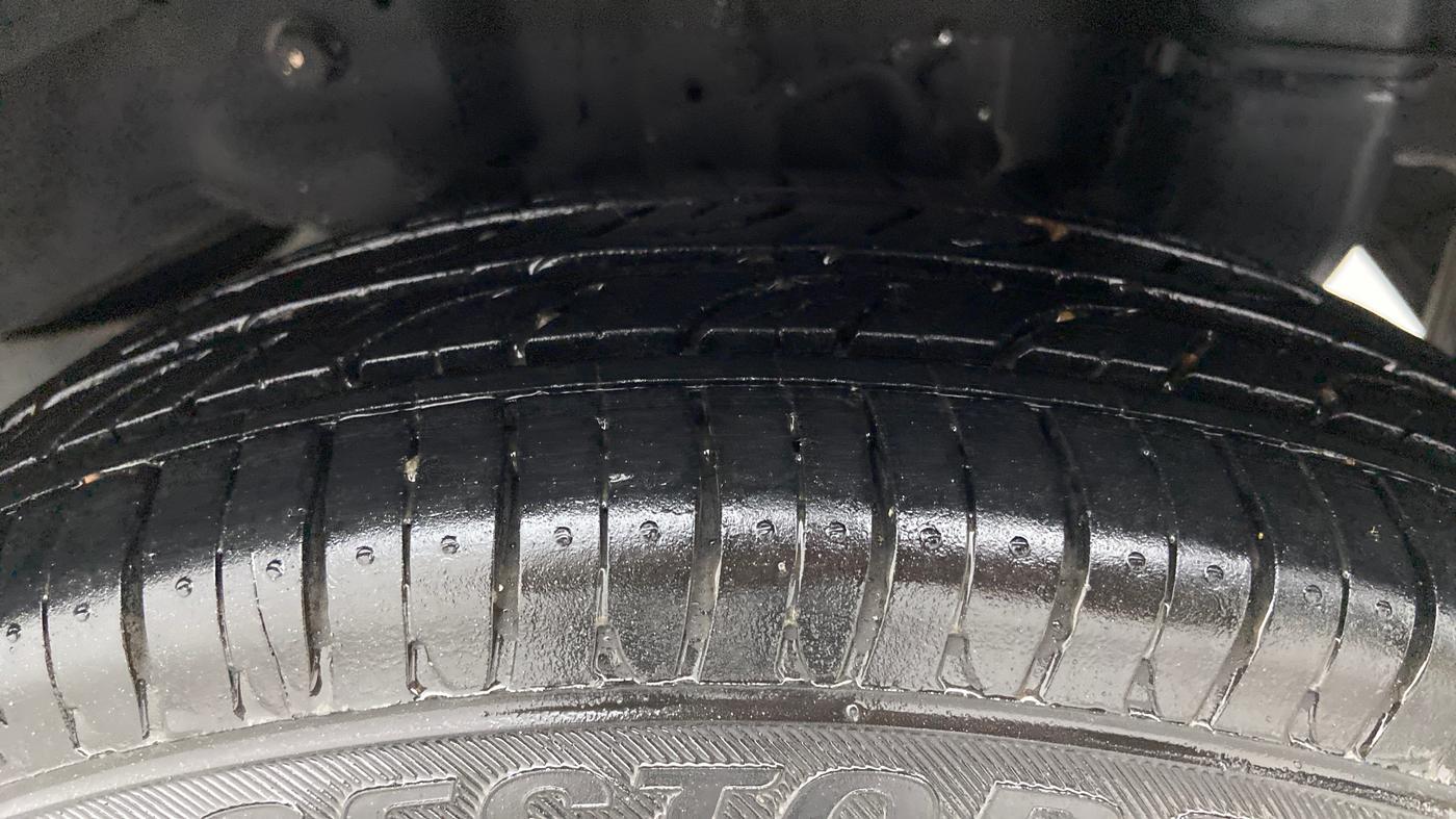 2015 Hyundai Eon ERA +, Petrol, Manual, 58,512 km, Left Rear Tyre Tread