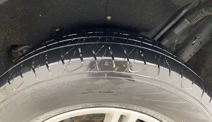 2019 Mahindra MARAZZO M6 8 STR, Diesel, Manual, 81,371 km, Left Rear Tyre Tread