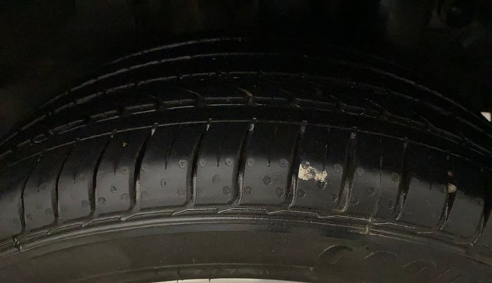 2017 Hyundai Elite i20 ASTA 1.2 (O), Petrol, Manual, 70,081 km, Left Rear Tyre Tread