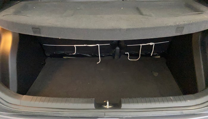 2017 Hyundai Elite i20 ASTA 1.2 (O), Petrol, Manual, 70,081 km, Boot Inside