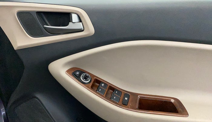 2017 Hyundai Elite i20 ASTA 1.2 (O), Petrol, Manual, 70,081 km, Driver Side Door Panels Control