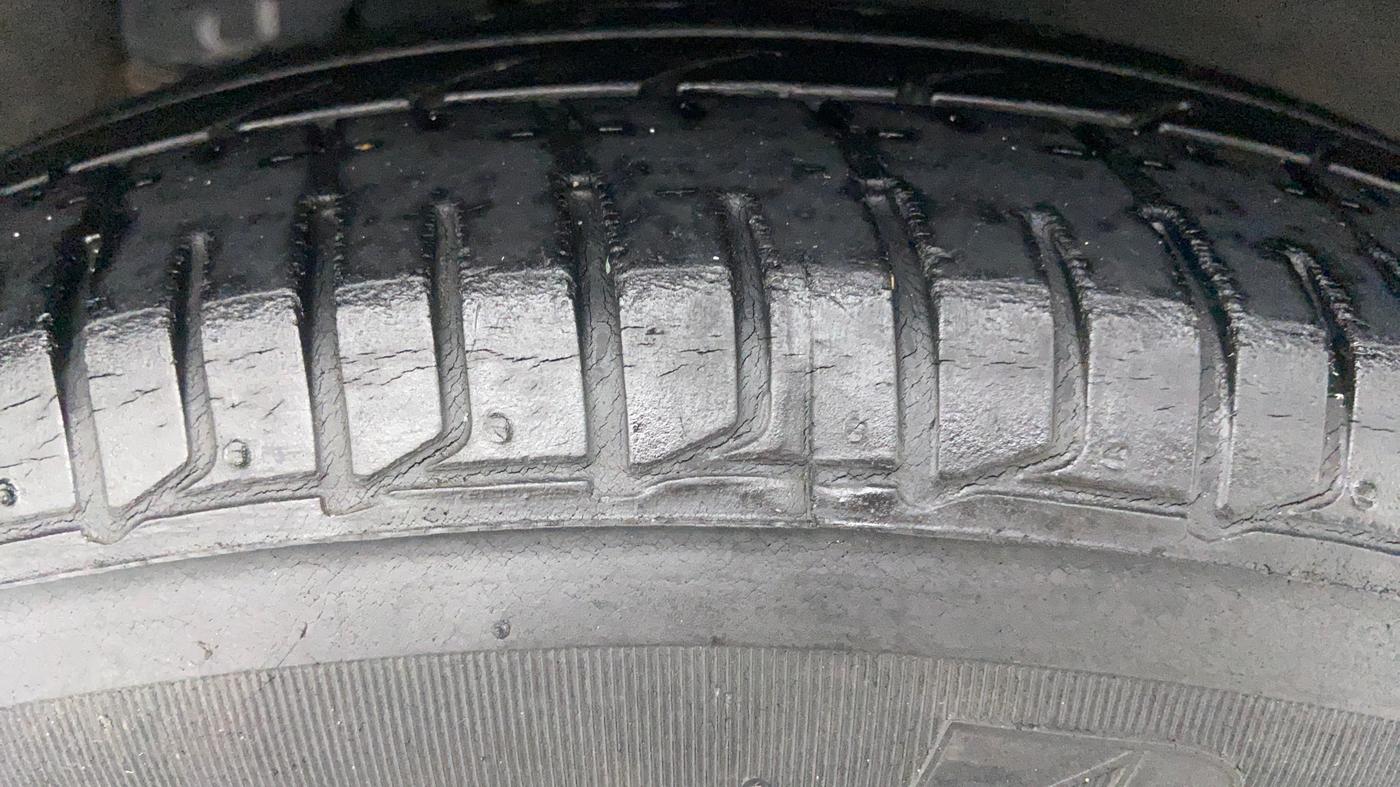 2013 Hyundai i10 MAGNA 1.2 KAPPA2, Petrol, Manual, 26,355 km, Left Rear Tyre Tread