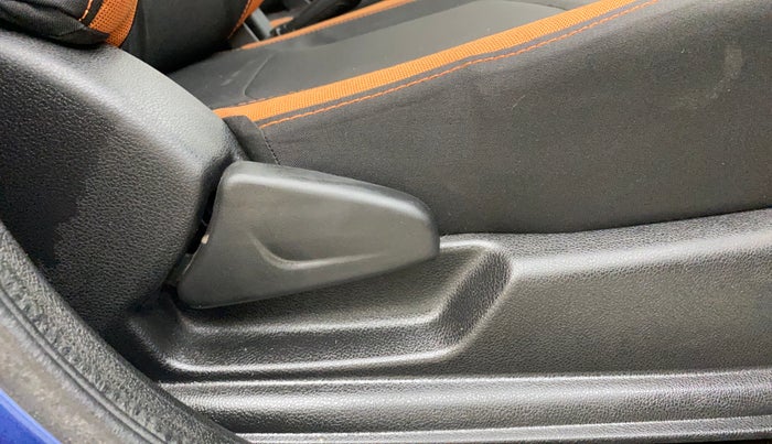 2019 Renault Kwid CLIMBER 1.0, Petrol, Manual, 40,581 km, Driver Side Adjustment Panel