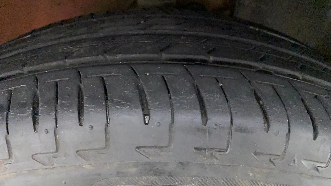 2017 Maruti IGNIS DELTA 1.2 K12 AMT, Petrol, Automatic, 9,641 km, Left Rear Tyre Tread