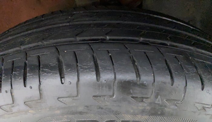 2017 Maruti IGNIS DELTA 1.2 K12 AMT, Petrol, Automatic, 9,641 km, Right Front Tyre Tread