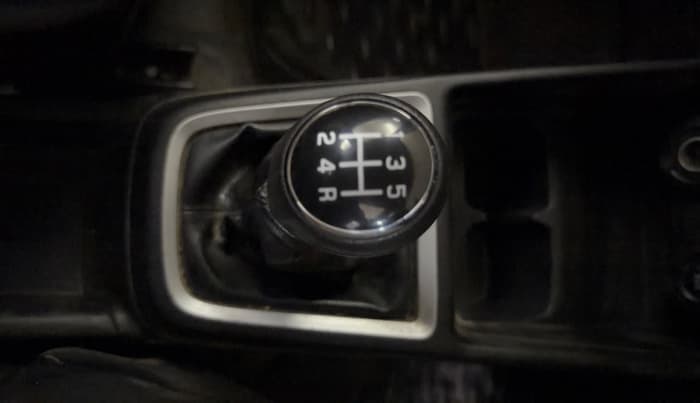 2019 Maruti Swift VXI, CNG, Manual, 68,179 km, Gear Lever