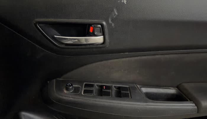2019 Maruti Swift VXI, CNG, Manual, 68,179 km, Driver Side Door Panels Control