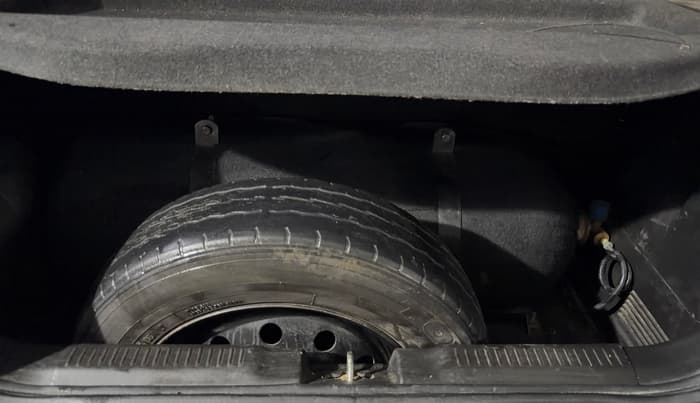 2019 Maruti Swift VXI, CNG, Manual, 68,179 km, Boot Inside