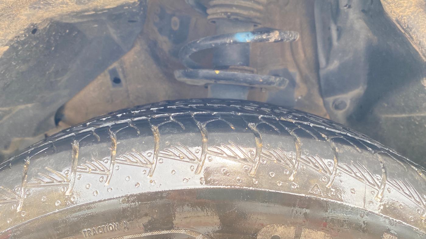 2023 Maruti Grand Vitara SIGMA SMART HYBRID, Petrol, Manual, 37,141 km, Left Front Tyre Tread