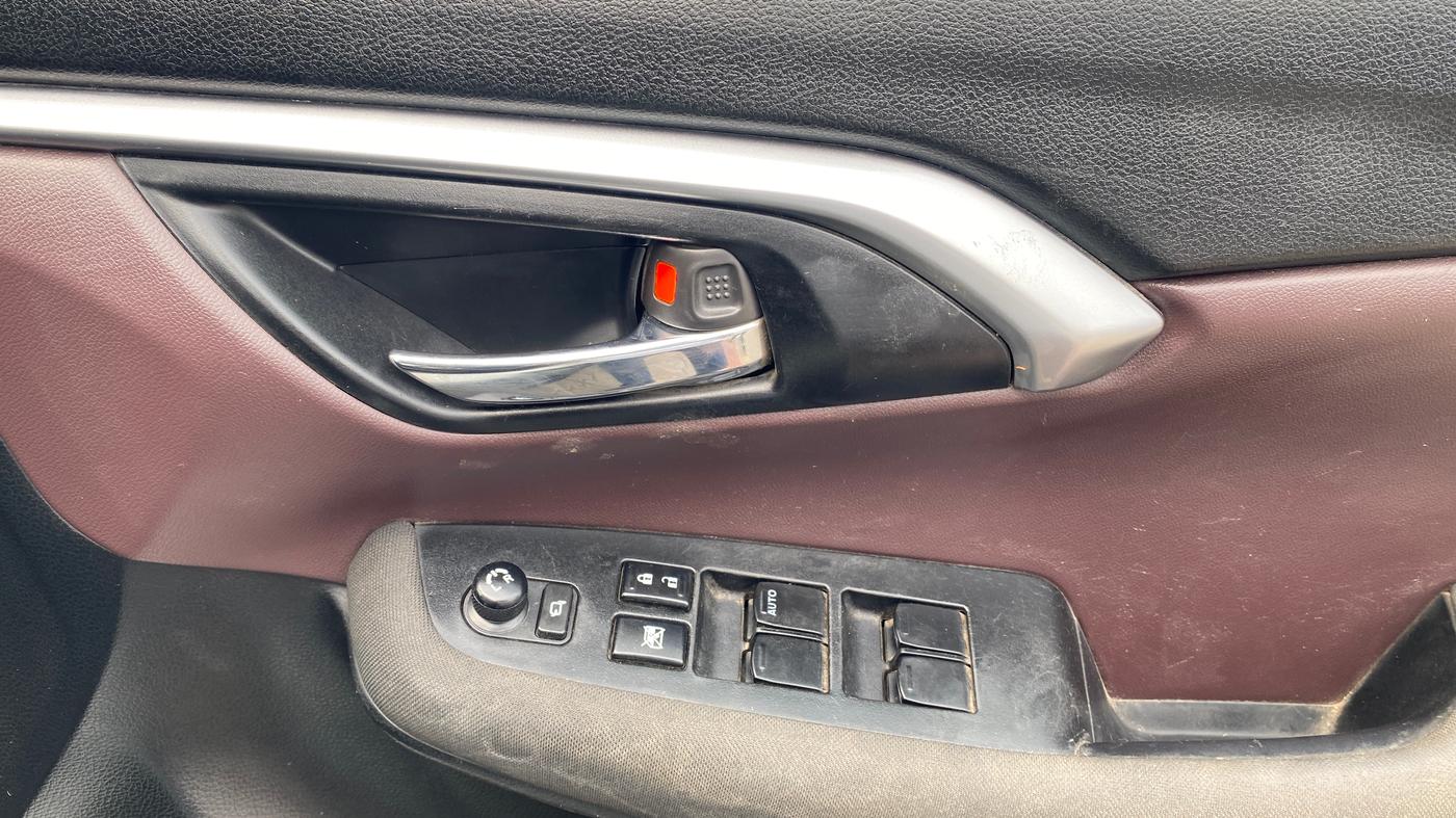 2023 Maruti Grand Vitara SIGMA SMART HYBRID, Petrol, Manual, 37,141 km, Driver Side Door Panels Control