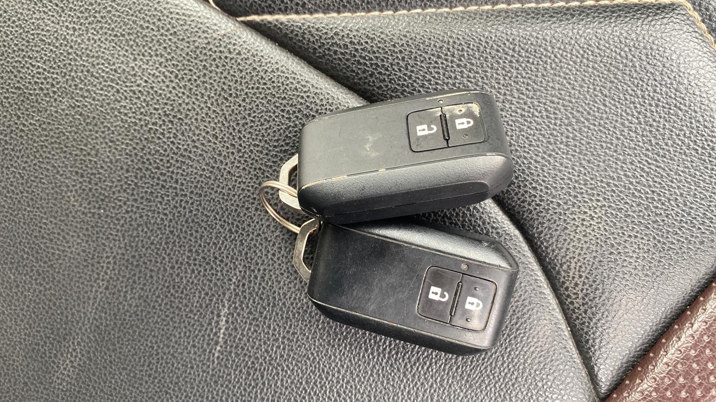 2023 Maruti Grand Vitara SIGMA SMART HYBRID, Petrol, Manual, 37,141 km, Key Close Up
