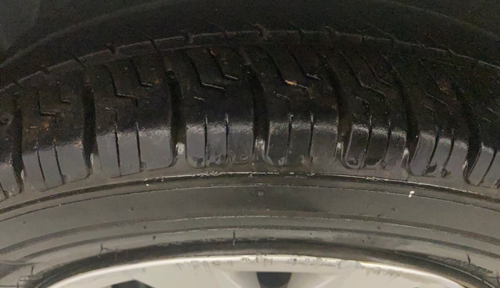 2014 Hyundai Grand i10 SPORTZ 1.2 KAPPA VTVT, Petrol, Manual, 52,264 km, Left Front Tyre Tread