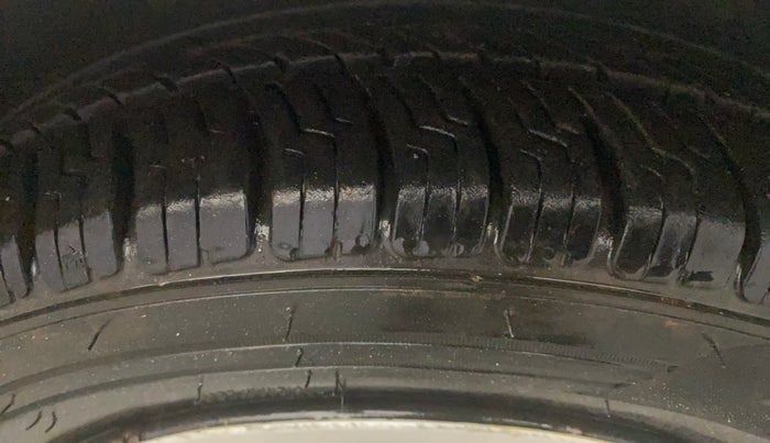 2014 Hyundai Grand i10 SPORTZ 1.2 KAPPA VTVT, Petrol, Manual, 52,264 km, Right Front Tyre Tread