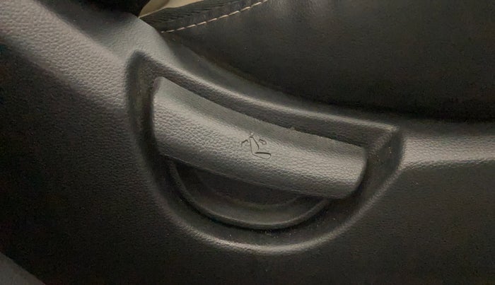 2014 Hyundai Grand i10 SPORTZ 1.2 KAPPA VTVT, Petrol, Manual, 52,264 km, Driver Side Adjustment Panel