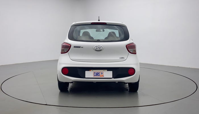 2017 Hyundai Grand i10 magna 1.2 crdi, Diesel, Manual, 33,846 km, Back/Rear View