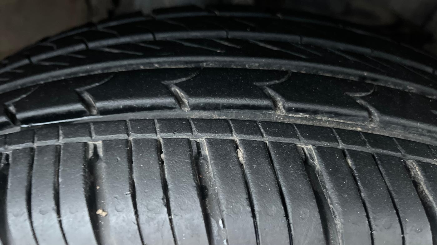 2019 Renault Duster RXS OPT CVT, Petrol, Automatic, 1,00,852 km, Right Front Tyre Tread