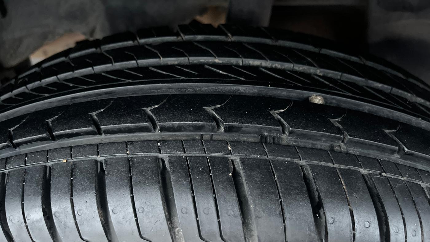 2019 Renault Duster RXS OPT CVT, Petrol, Automatic, 1,00,852 km, Left Rear Tyre Tread