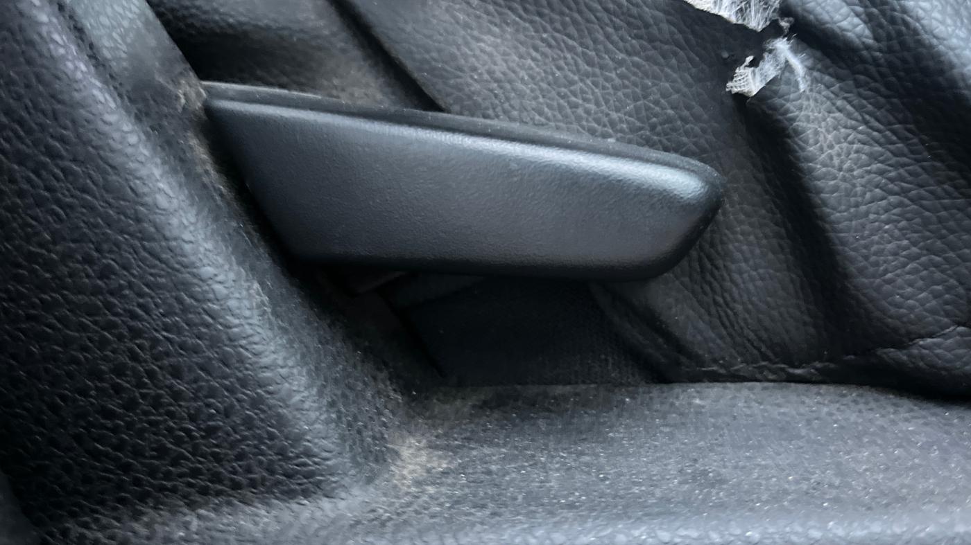 2019 Renault Duster RXS OPT CVT, Petrol, Automatic, 1,00,852 km, Driver Side Adjustment Panel