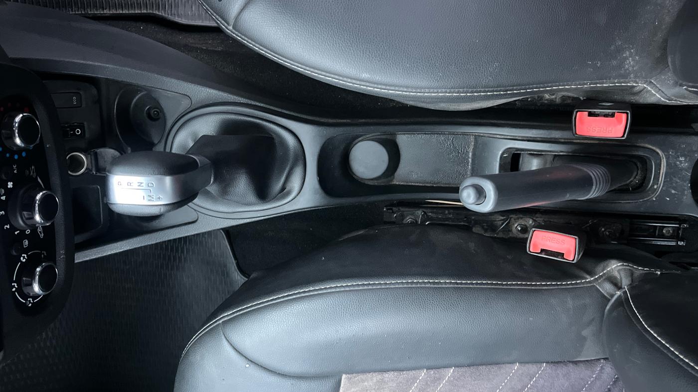 2019 Renault Duster RXS OPT CVT, Petrol, Automatic, 1,00,852 km, Gear Lever