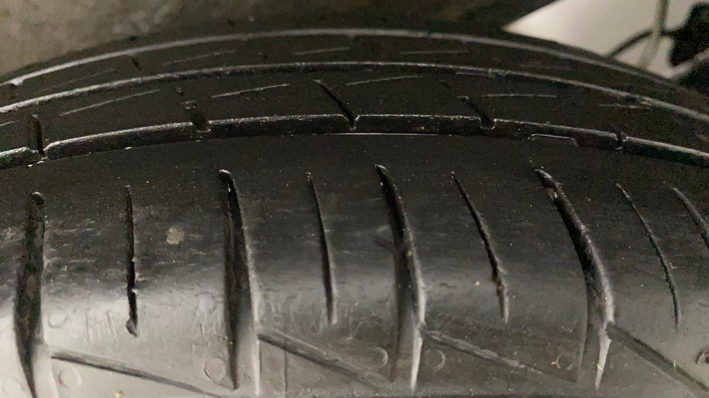 2020 Maruti S PRESSO LXI (O) CNG, CNG, Manual, 76,890 km, Right Rear Tyre Tread