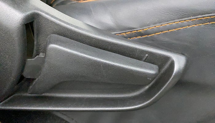 2020 Maruti S PRESSO LXI (O) CNG, CNG, Manual, 76,890 km, Driver Side Adjustment Panel