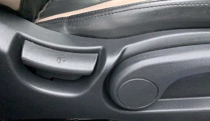 2018 Hyundai Elite i20 ASTA 1.2  CVT, Petrol, Automatic, 30,559 km, Driver Side Adjustment Panel