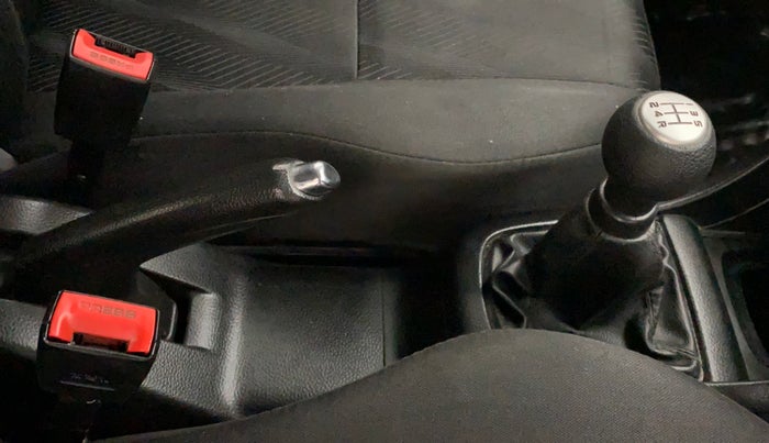 2013 Maruti Swift VDI, Diesel, Manual, 1,25,951 km, Gear Lever