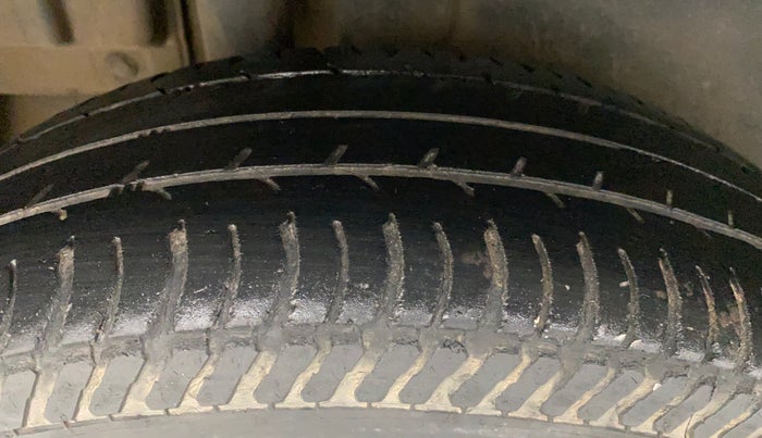 2013 Maruti Swift VDI, Diesel, Manual, 1,25,951 km, Right Rear Tyre Tread