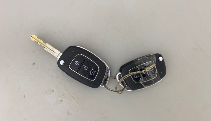 2019 Hyundai GRAND I10 NIOS SPORTZ AMT 1.2 KAPPA VTVT, Petrol, Automatic, 29,558 km, Key Close Up