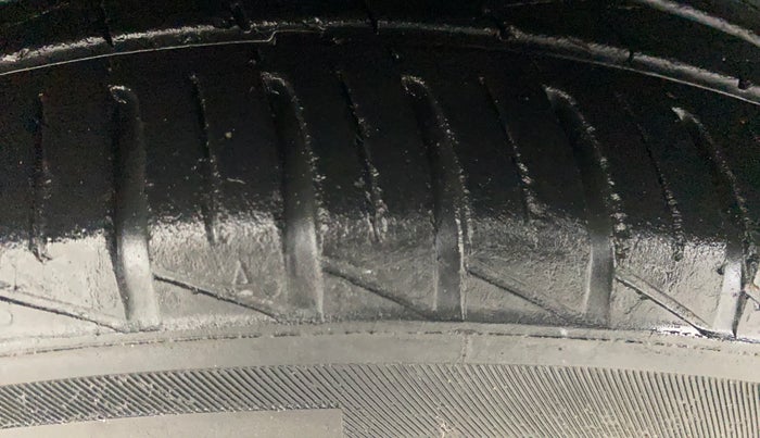 2019 Hyundai GRAND I10 NIOS SPORTZ AMT 1.2 KAPPA VTVT, Petrol, Automatic, 29,558 km, Right Rear Tyre Tread